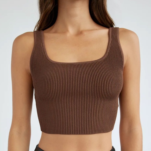 Babaton Tops - ARITZIA BABATON SCULPT KNIT CROP TOP